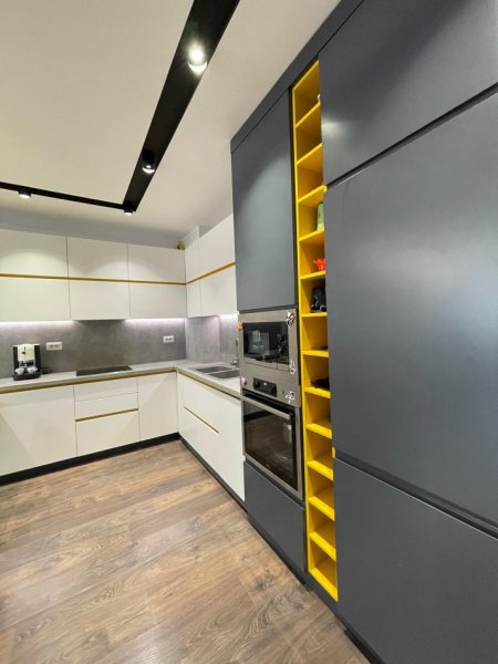 Apartament Lux 2+1+2 per qira, Kompleksi Tower Bridge 3 te Rruga e Dibres