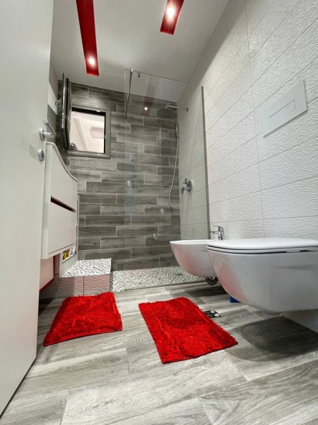 Apartament Lux 2+1+2 per qira, Kompleksi Tower Bridge 3 te Rruga e Dibres