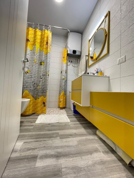 Apartament Lux 2+1+2 per qira, Kompleksi Tower Bridge 3 te Rruga e Dibres