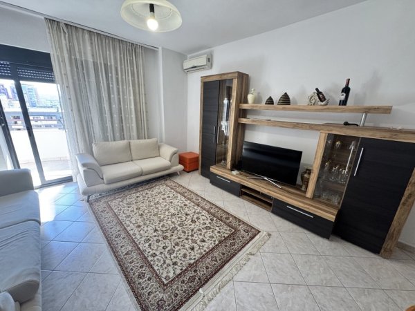 Tirane, jepet me qera apartament 2+1+2+2Bllk, Kati 6, 100 m² 700 € (Rr. Qemal Stafa te Prokuroria)