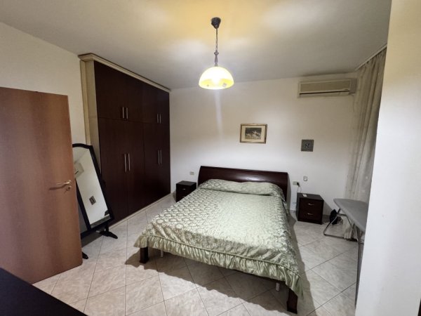 Tirane, jepet me qera apartament 2+1+2+2Bllk, Kati 6, 100 m² 700 € (Rr. Qemal Stafa te Prokuroria)