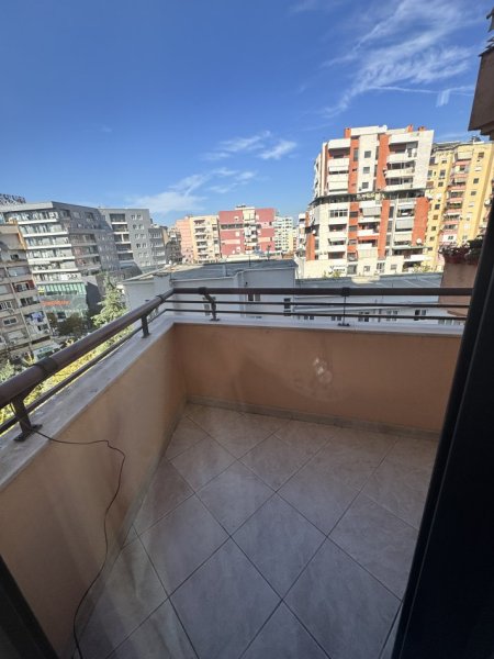 Tirane, jepet me qera apartament 2+1+2+2Bllk, Kati 6, 100 m² 700 € (Rr. Qemal Stafa te Prokuroria)