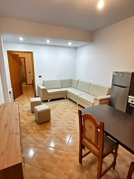 Tirane, jepet me qera apartament 1+1+Aneks+Ballkon Kati 3, 65 m² 400 € (Astir)