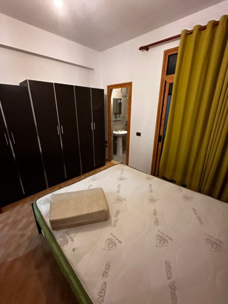 Tirane, jepet me qera apartament 1+1+Aneks+Ballkon Kati 3, 65 m² 400 € (Astir)