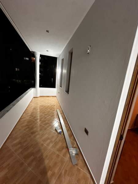 Tirane, jepet me qera apartament 1+1+Aneks+Ballkon Kati 3, 65 m² 400 € (Astir)