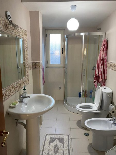 Tirane, jap me qera apartament 1+1 Kati 0, 60 m² 430 € 