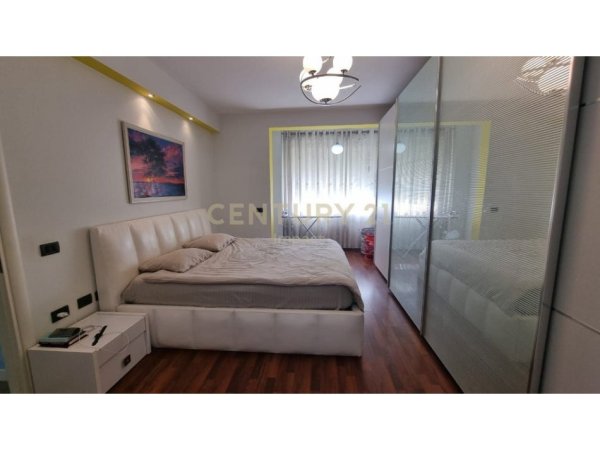 Tirane, shitet apartament 2+1 Kati 4, 109 m² 175.000 € (Ali Demi)