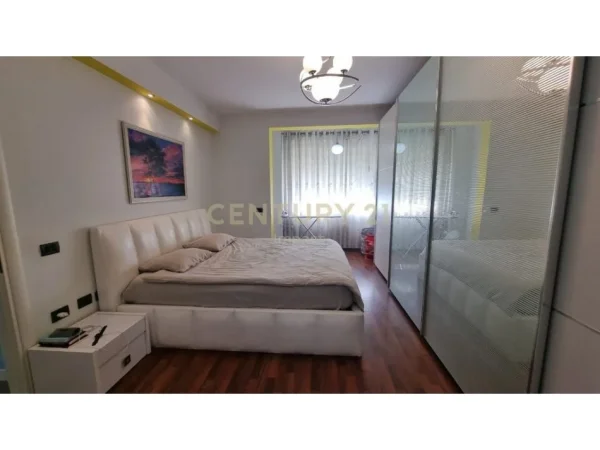 Tirane, shitet apartament 2+1 Kati 4, 109 m² 175.000 € (Ali Demi)