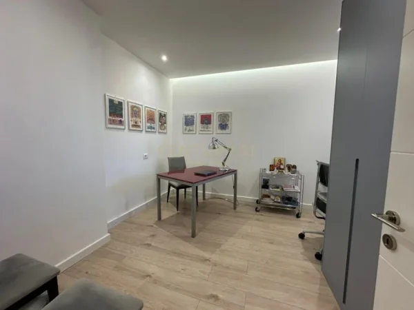 Durres, shitet apartament 2+1+Aneks+Ballkon Kati 8, 129 m² 280.000 € (Vollga , Durres)