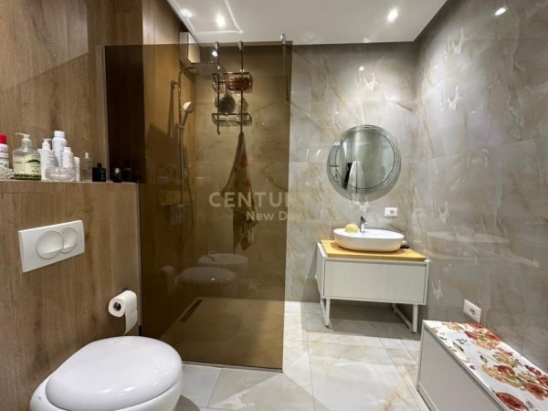 Durres, shitet apartament 2+1+Aneks+Ballkon Kati 8, 129 m² 280.000 € (Vollga , Durres)