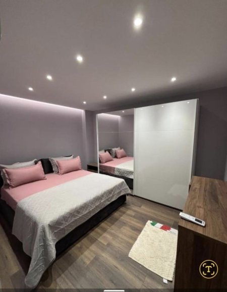 Tirane, jepet me qera apartament 3+1+Aneks+Ballkon Kati 2, 120 m² 800 € (Treni Bulevardit 1)