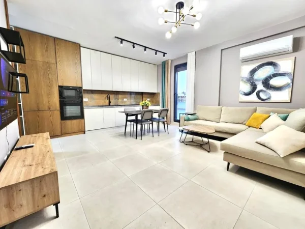 Penthouse me Qera: 2+1+2wc & verandë gjigande ~ (📍Kodra e diellit - ngitur me kopshtin Botanik) || 1,000€/Muaj 🔥