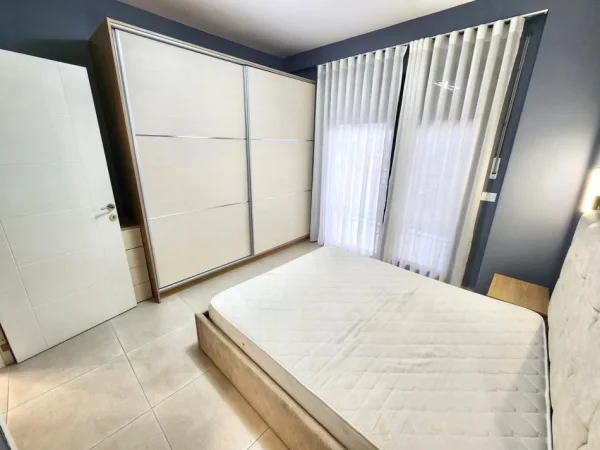 Penthouse me Qera: 2+1+2wc & verandë gjigande ~ (📍Kodra e diellit - ngitur me kopshtin Botanik) || 1,000€/Muaj 🔥