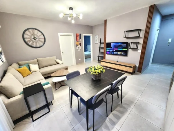 Penthouse me Qera: 2+1+2wc & verandë gjigande ~ (📍Kodra e diellit - ngitur me kopshtin Botanik) || 1,000€/Muaj 🔥