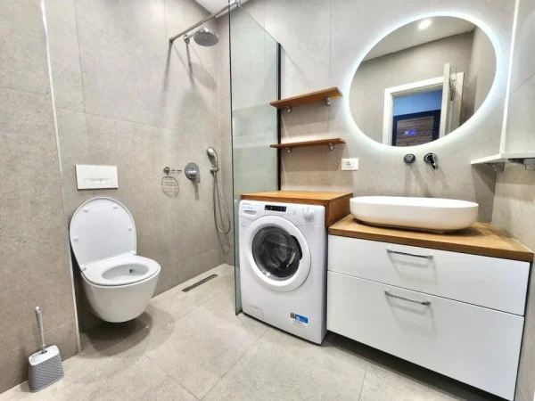 Penthouse me Qera: 2+1+2wc & verandë gjigande ~ (📍Kodra e diellit - ngitur me kopshtin Botanik) || 1,000€/Muaj 🔥