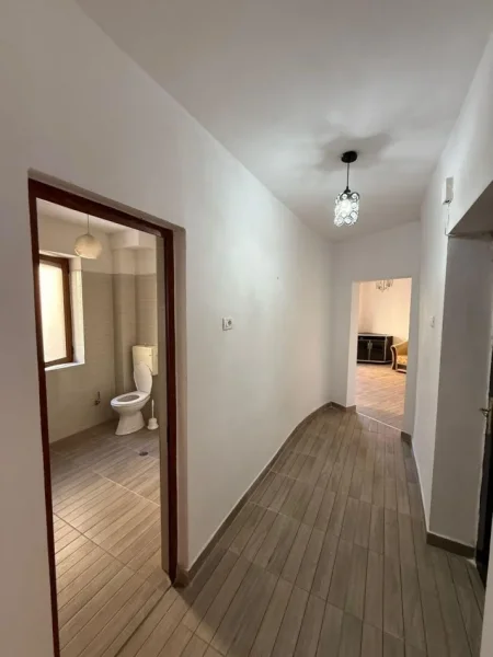 Tirane, shitet apartament 1+1+Ballkon Kati 1, 71 m² 106.000 € (Laprak)