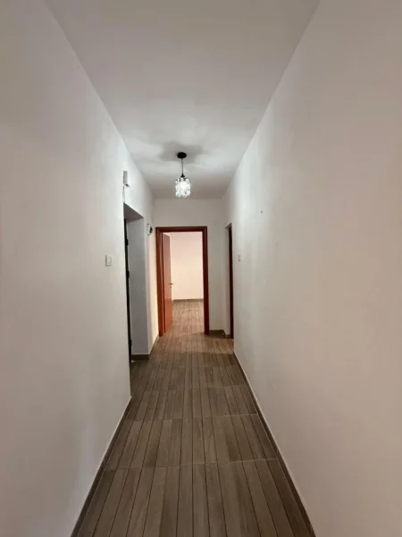 Tirane, shitet apartament 1+1+Ballkon Kati 1, 71 m² 106.000 € (Laprak)