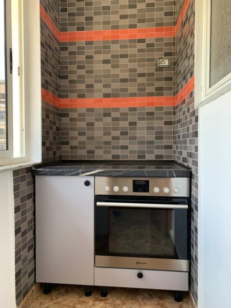 Tirane, jepet me qera apartament 1+1 Kati 2, 62 m² 315 € (Rruga Llambi Bonata)