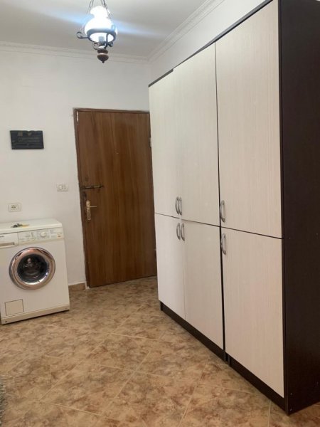 Tirane, jepet me qera apartament 1+1 Kati 2, 62 m² 315 € (Rruga Llambi Bonata)