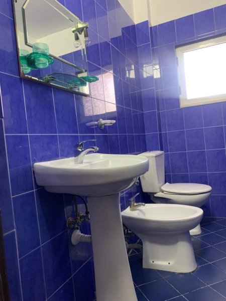 Tirane, jepet me qera apartament 1+1 Kati 2, 62 m² 315 € (Rruga Llambi Bonata)