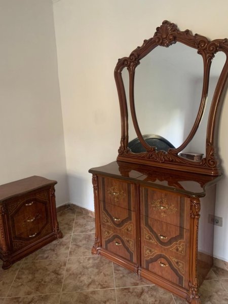 Tirane, jepet me qera apartament 1+1 Kati 2, 62 m² 315 € (Rruga Llambi Bonata)