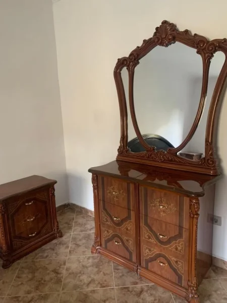 Tirane, jepet me qera apartament 1+1 Kati 2, 62 m² 315 € (Rruga Llambi Bonata)