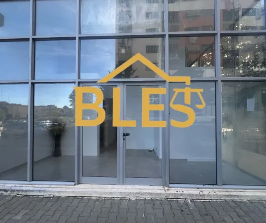 Shqiperi, jepet me qera dyqan Kati 0, 48 m² 500 € (Bulevardi Migjeni)
