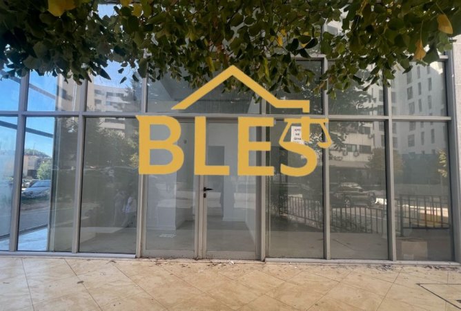 Shqiperi, jepet me qera dyqan Kati 0, 48 m² 500 € (Bulevardi Migjeni)
