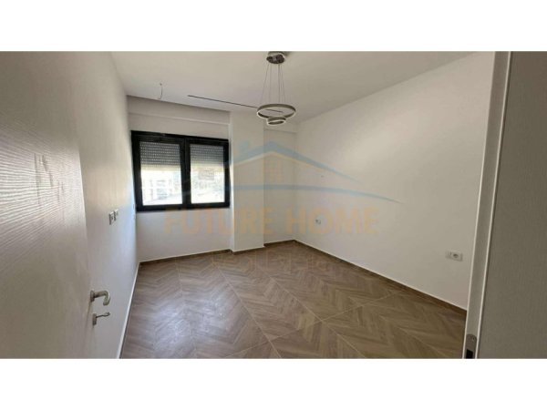 Tirane, shitet apartament 3+1+Ballkon Kati 1, 130 m² 230.000 € (Oasis Residence)