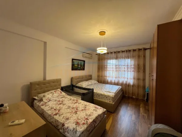 Tirane, shitet apartament 1+1+Ballkon Kati 2, 68 m² 155.000 € (Pazar i Ri)