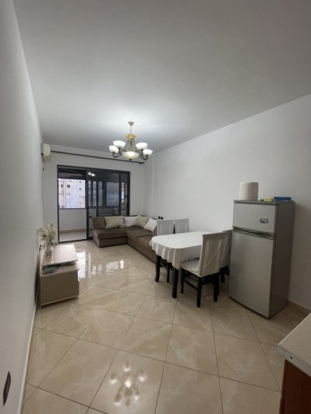 Tirane, jepet me qera nga Pronari, pa-komision apartament 2+1+Ballkon Kati 4, 90 m² 450 € (Rruga loni ligori)