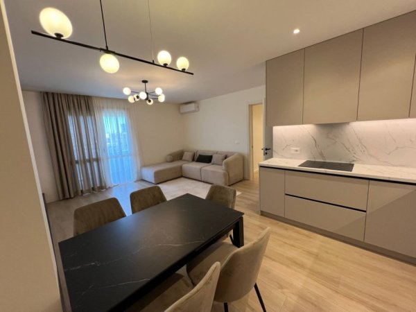 Tirane, jepet me qera apartament 2+1+Aneks+Ballkon Kati 8, 102 m² 1.100 € neto (Rruga Elbasanit)