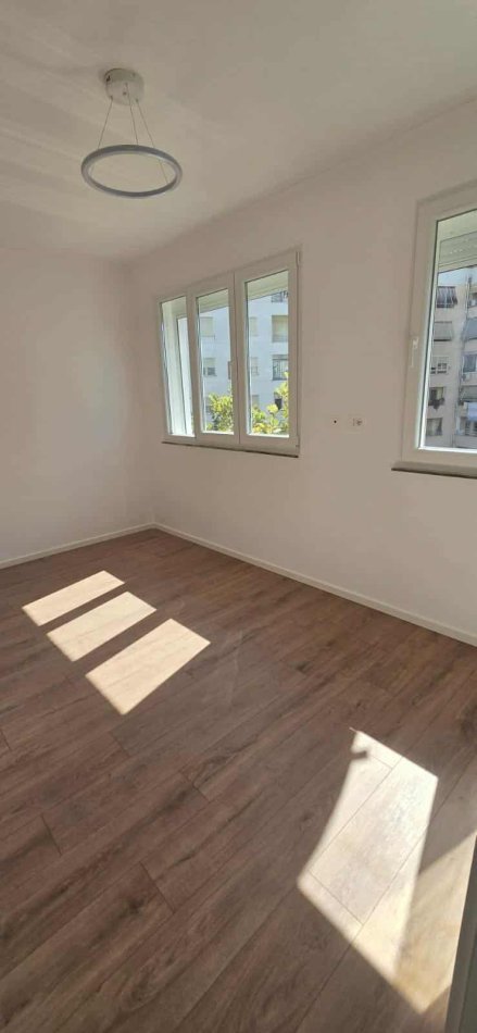 Tirane, shes apartament 1+1 Kati 7, 47 m² 102.000 € (Rruga Don Bosko)