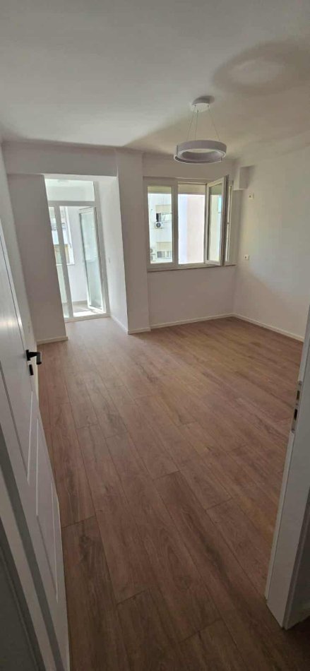 Tirane, shes apartament 1+1 Kati 7, 47 m² 102.000 € (Rruga Don Bosko)
