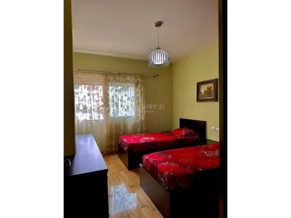 Tirane, jepet me qera apartament 2+1+Aneks+Ballkon Kati 1, 110 m² 500 € (Astir)