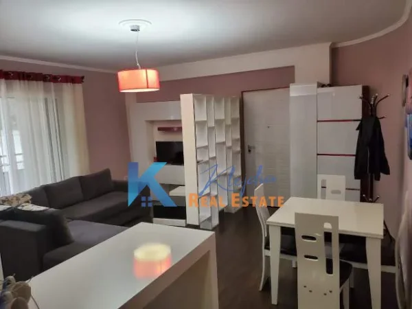 Tirane, jap me qera apartament 1+1+Ballkon Kati 1, 75 m² 650 € (Rezidenca Kodra e Diellit 1)