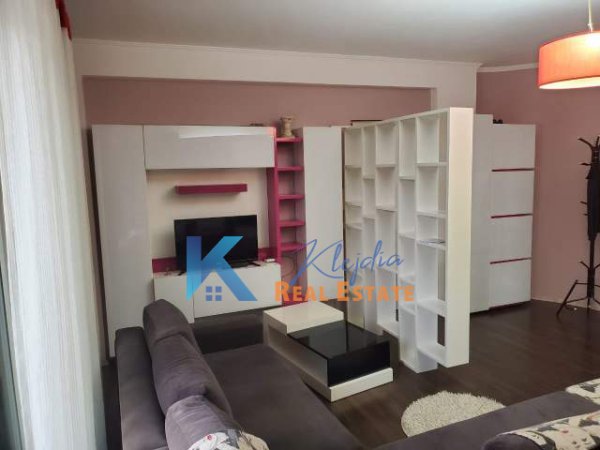 Tirane, jap me qera apartament 1+1+Ballkon Kati 1, 75 m² 650 € (Rezidenca Kodra e Diellit 1)
