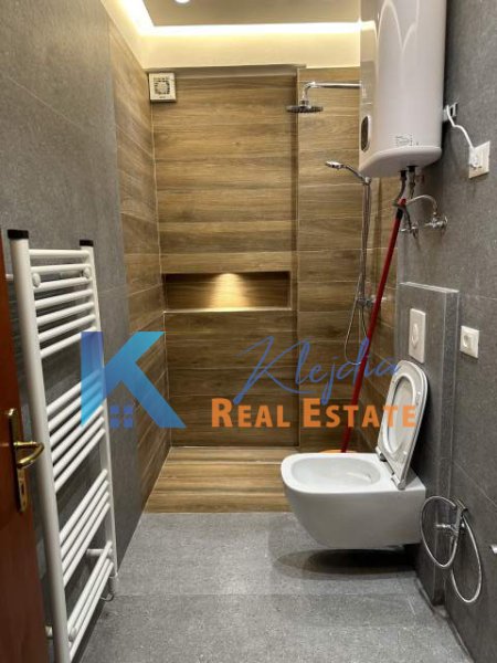 Tirane, jap me qera apartament 1+1+Ballkon Kati 1, 75 m² 650 € (Rezidenca Kodra e Diellit 1)
