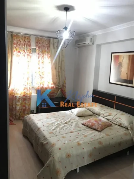 Tirane, jap me qera apartament 3+1+Ballkon Kati 6, 125 m² (ne Qender, afer Piazza)