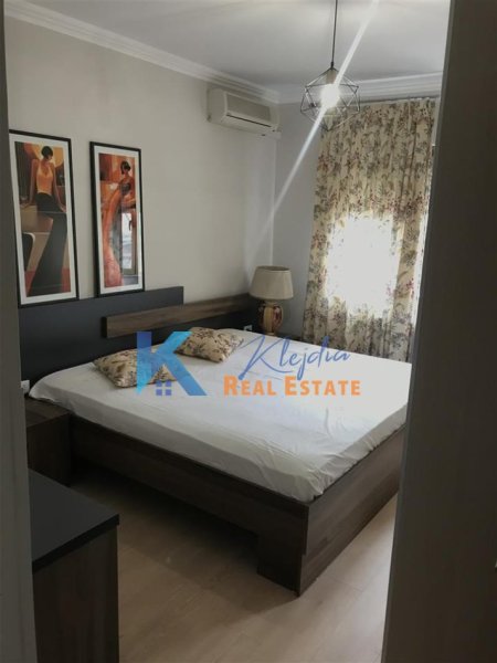 Tirane, jap me qera apartament 3+1+Ballkon Kati 6, 125 m² (ne Qender, afer Piazza)