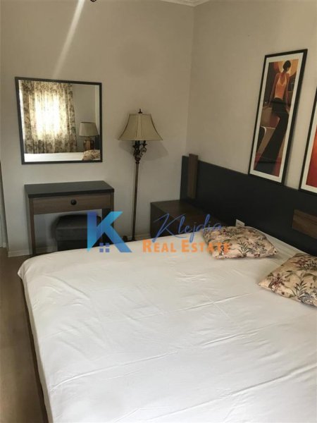 Tirane, jap me qera apartament 3+1+Ballkon Kati 6, 125 m² (ne Qender, afer Piazza)