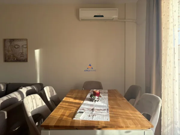 Tirane, jepet me qera apartament 2+1+Ballkon Kati 2, 90 m² 600 € 