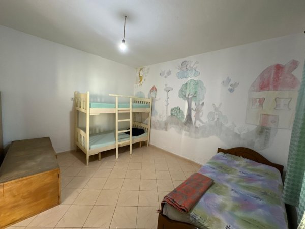 Tirane, jepet me qera apartament 2+1 , 450 €