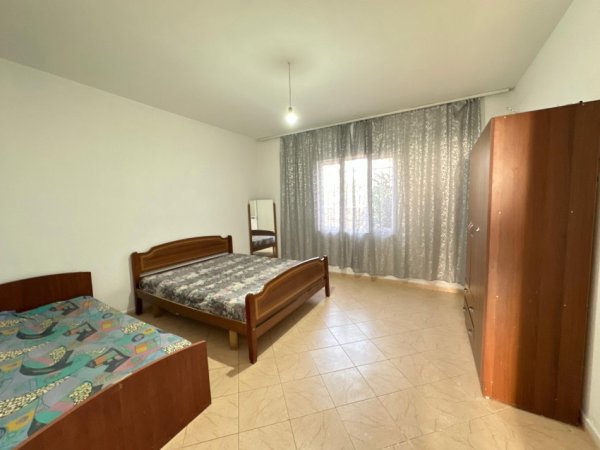 Tirane, jepet me qera apartament 2+1 , 450 €