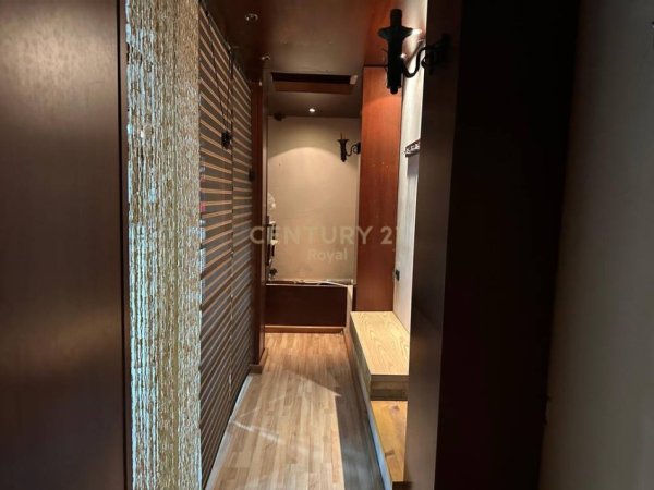 Tirane, jepet me qera ambjent biznesi Kati 0, 110 m² 800 € (Prane Shkolles Bajram Curri)