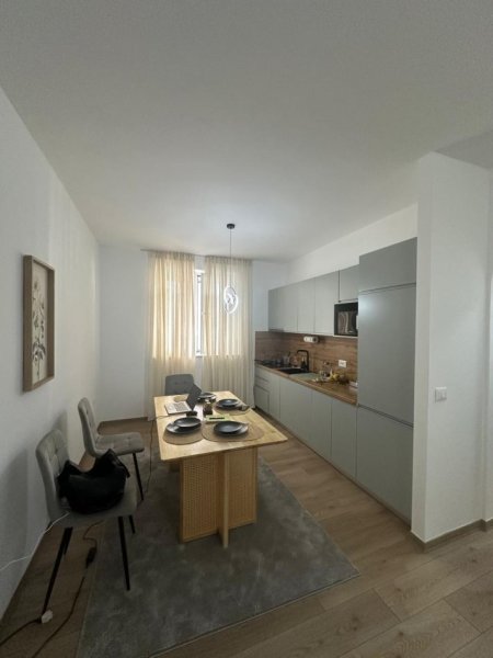 Tirane, jepet me qera apartament 2+1 Kati 2, 88 m² 850 € (Rruga e Durrësit)