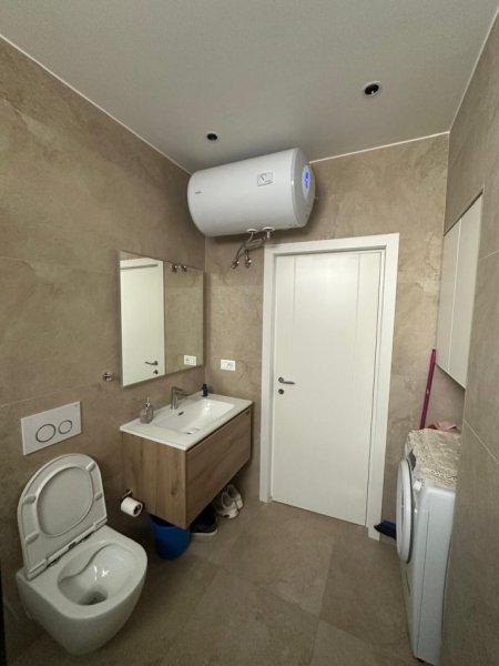 Tirane, jepet me qera apartament 2+1 Kati 2, 88 m² 850 € (Rruga e Durrësit)