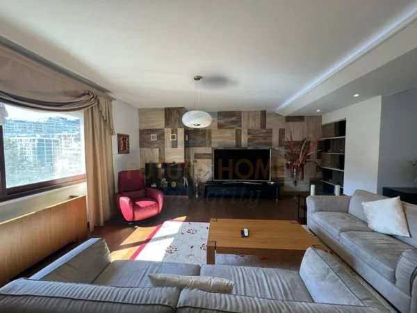 Tirane, jepet me qera apartament+verande | Penthouse 2+1 Kati 8, 241 m² 1800 € (PRANE KOPSHTIT ZOOLOGJIK)