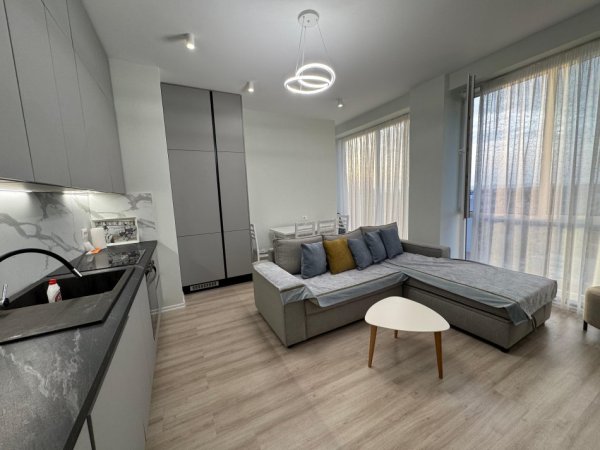 Tirane, jepet me qera apartament 1+1 Kati 9, 55 m² 650 € (Rruga Riza Cerova)