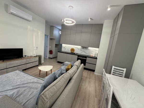 Tirane, jepet me qera apartament 1+1 Kati 9, 55 m² 650 € (Rruga Riza Cerova)